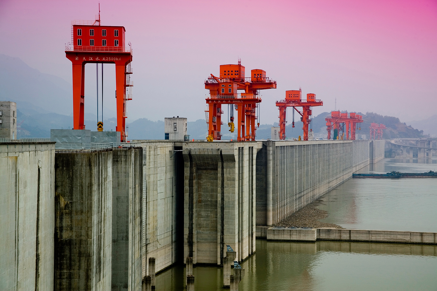 Microscopic Structural Degradation Mechanism of Sandstone under Dry-Wet Cycles